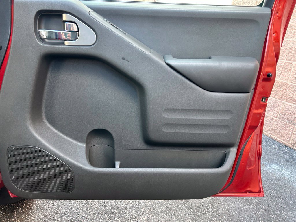 Used 2018 Nissan Frontier PRO-4X AWD/4WD image 29