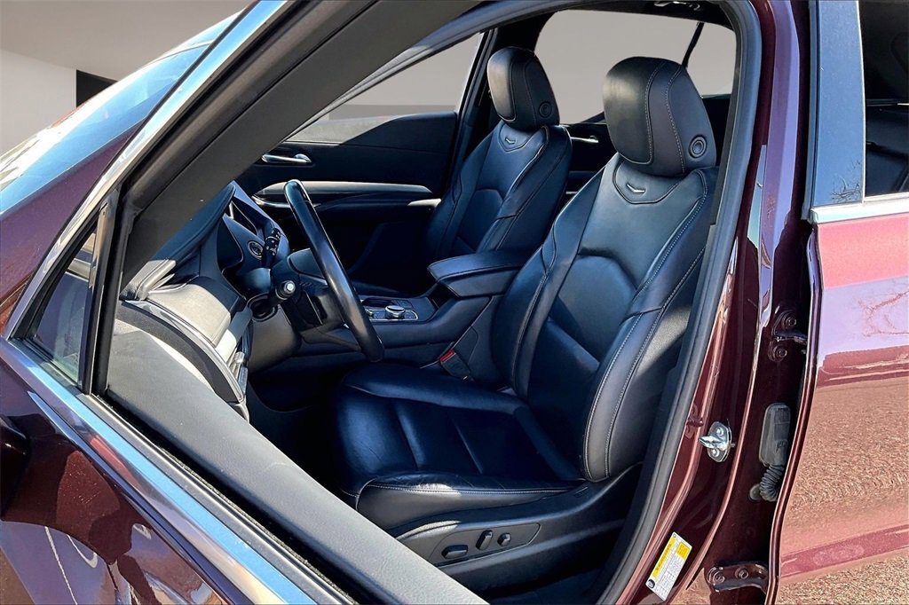 Used 2023 Cadillac XT4 Premium Luxury image 27