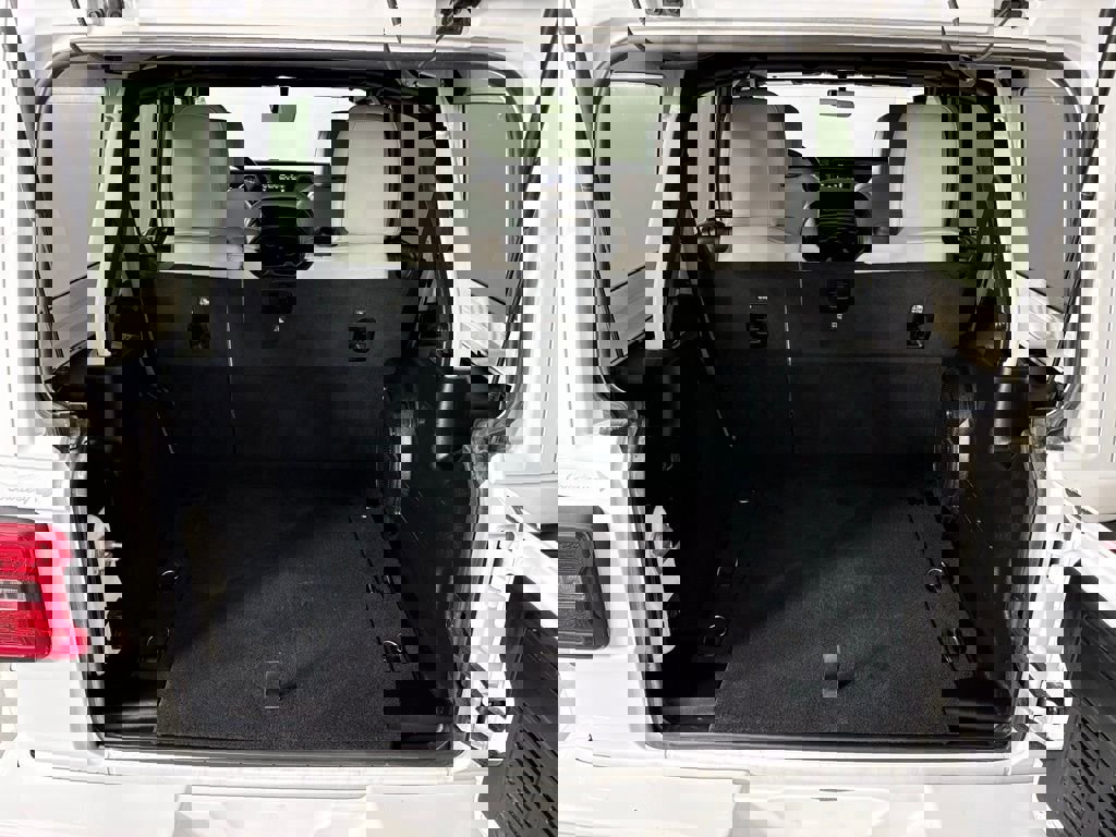 Used 2023 Jeep Wrangler Unlimited Sahara image 36