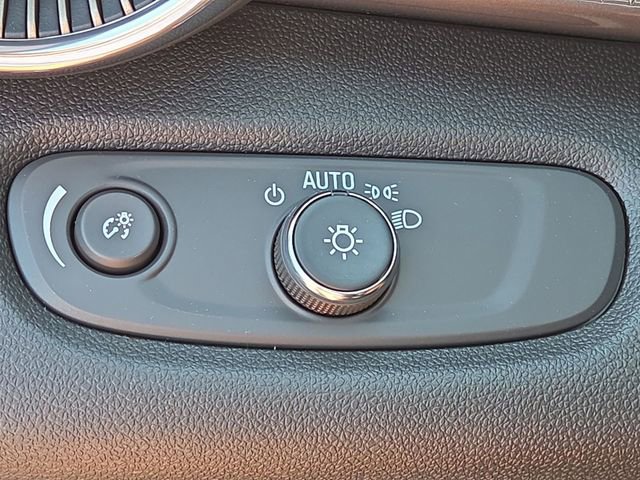 New 2026 Chevrolet Trax ACTIV w/ Driver Confidence Package image 17