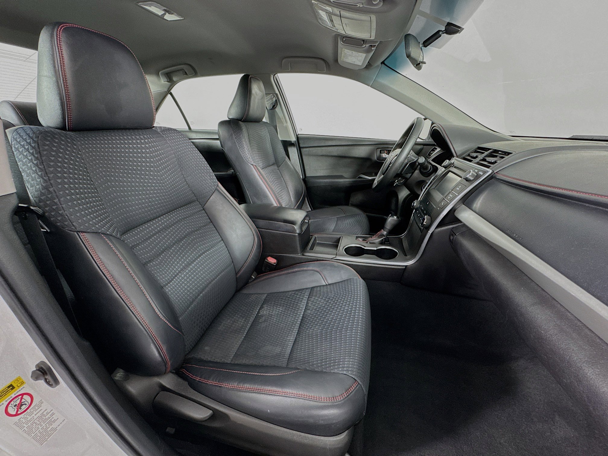 Used 2015 Toyota Camry SE FWD image 24
