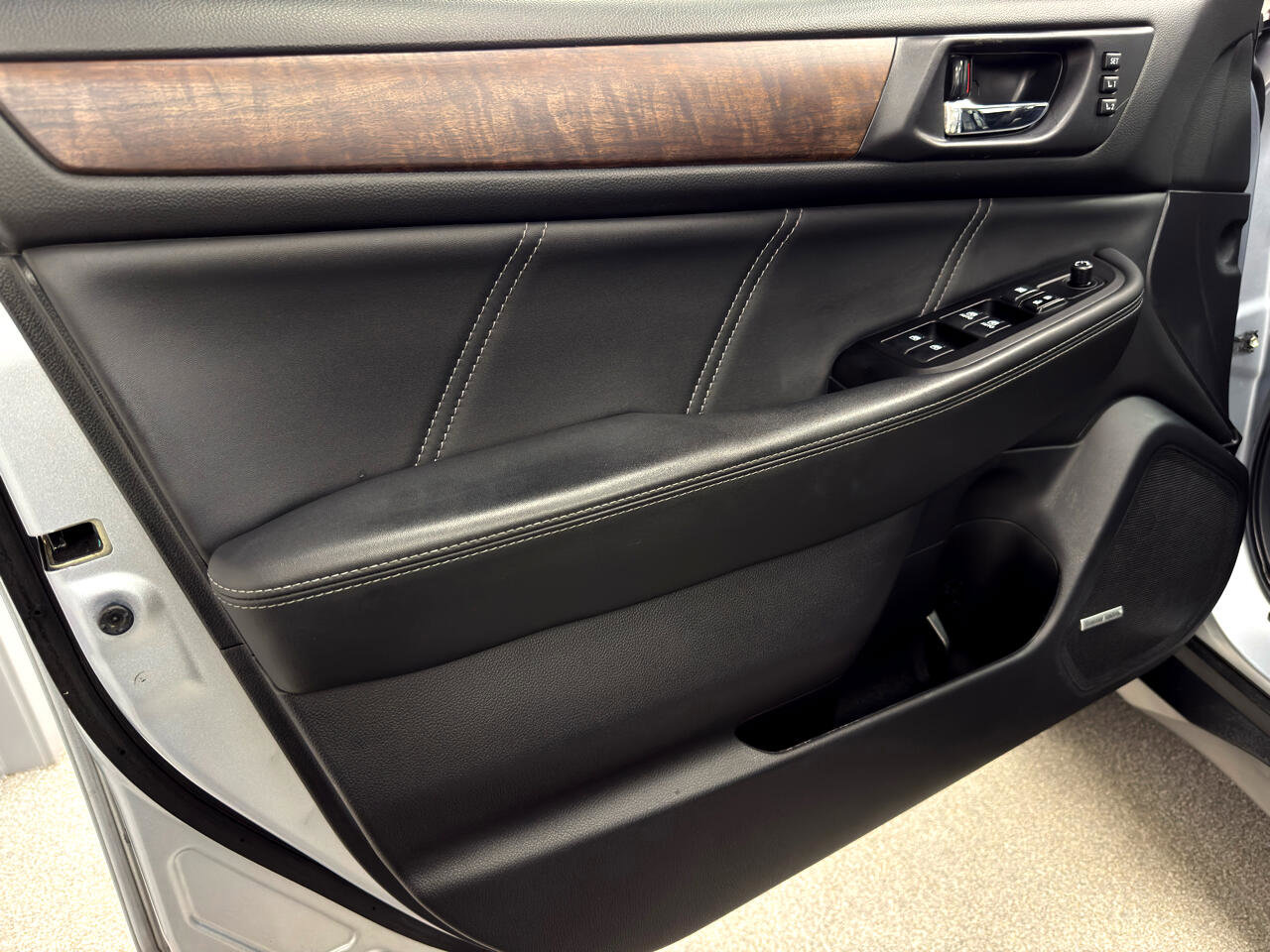 Used 2019 Subaru Outback 3.6R Limited w/ Popular Package #2 image 14