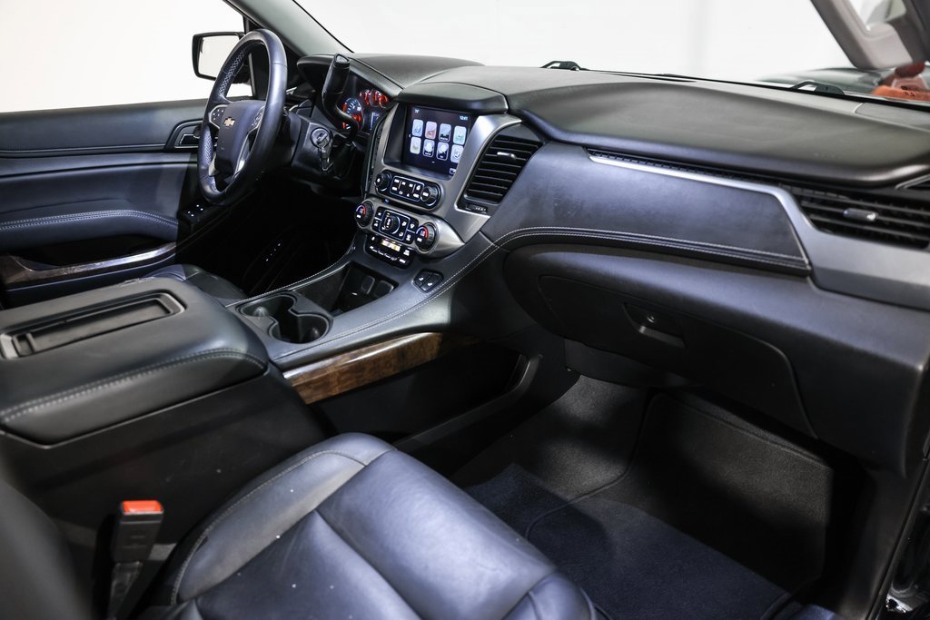 Used 2019 Chevrolet Suburban LT image 17
