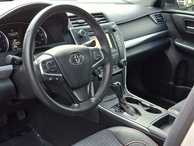 Used 2015 Toyota Camry SE FWD image 16