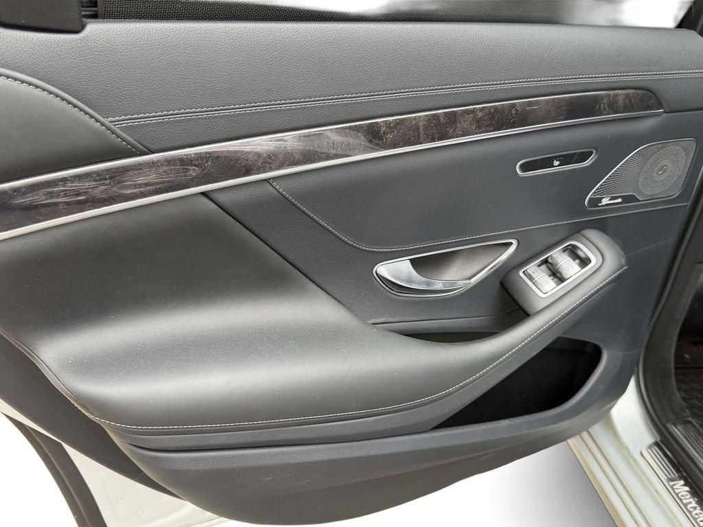 Used 2019 Mercedes-Benz S 560 4MATIC Sedan image 23