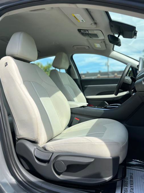 Used 2023 Hyundai Sonata SE w/ Preferred Accessory Package image 28