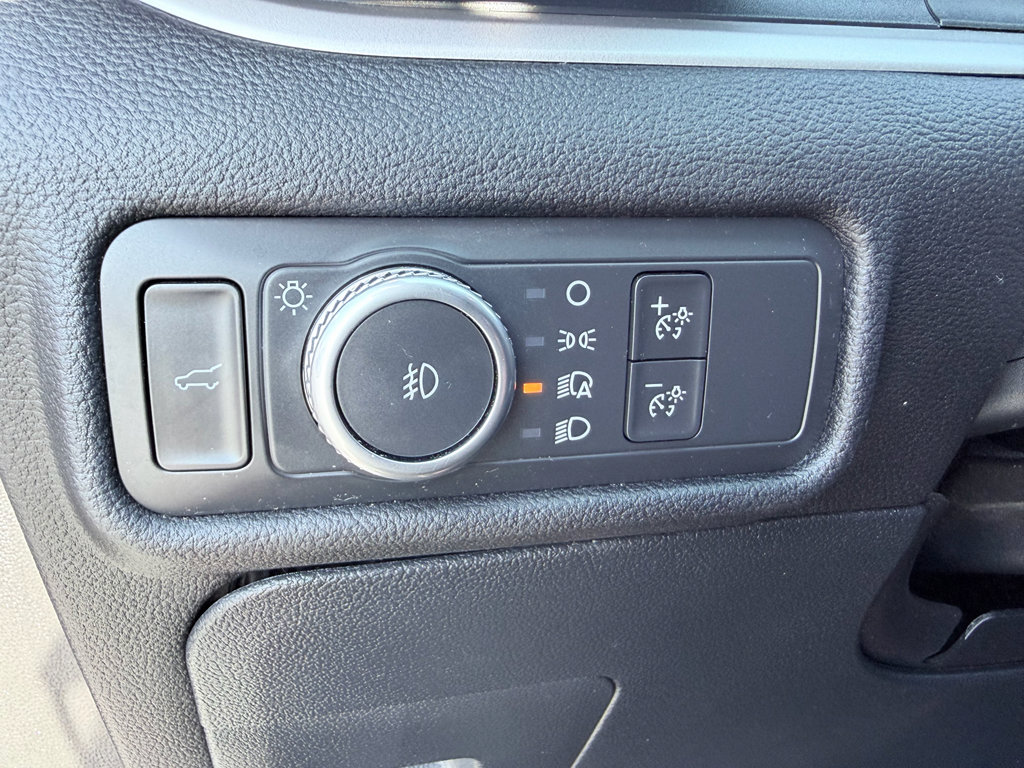 Used 2021 Ford Explorer XLT w/ Equipment Group 202A image 11