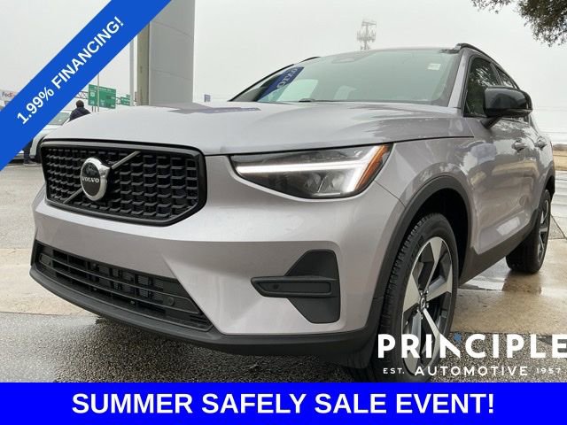 New 2026 Volvo XC40 B4 Core FWD image 3