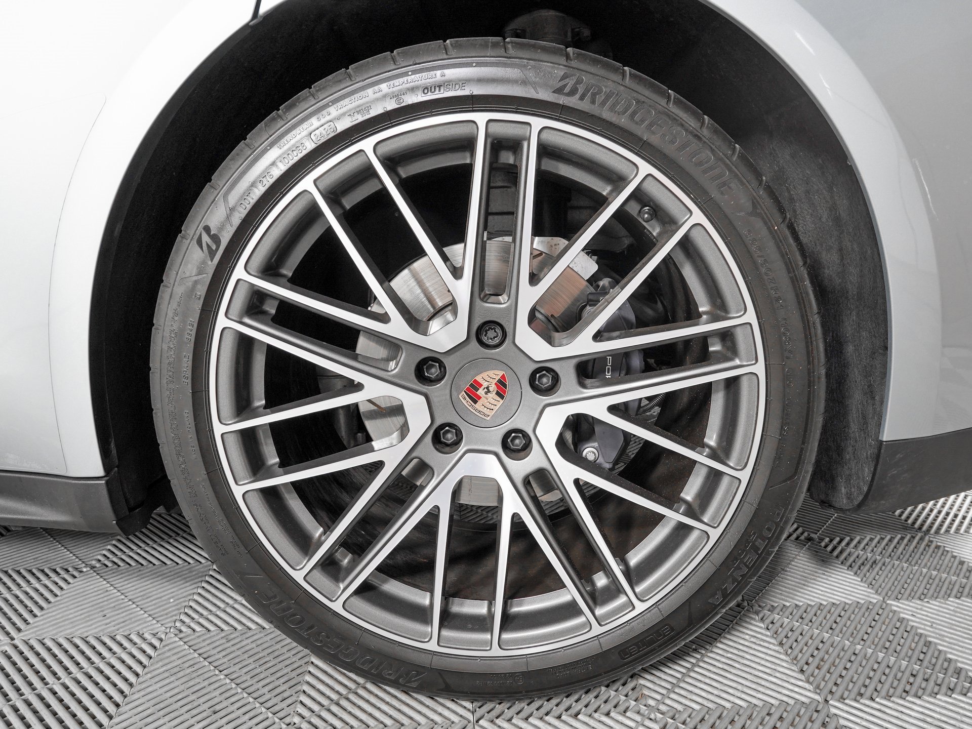 Used 2026 Porsche Panamera image 32