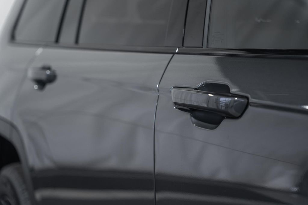 New 2025 Jeep Grand Cherokee L Altitude image 14