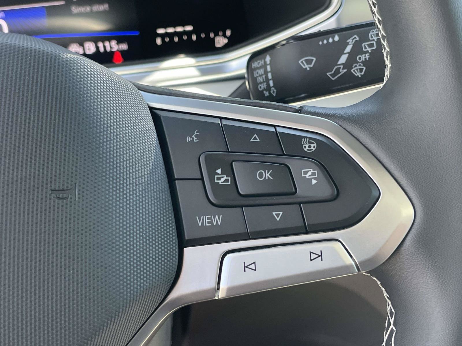 New 2026 Volkswagen Taos SE FWD image 8