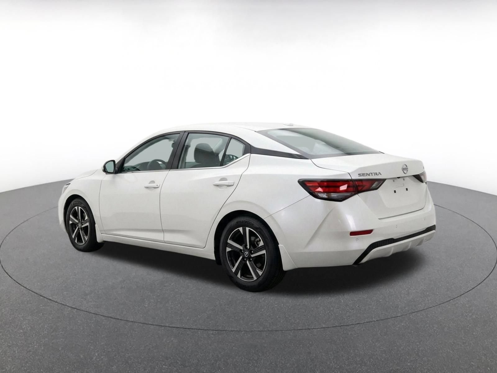 Used 2025 Nissan Sentra SV FWD image 7