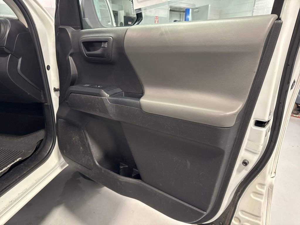 Used 2021 Toyota Tacoma SR AWD/4WD image 32