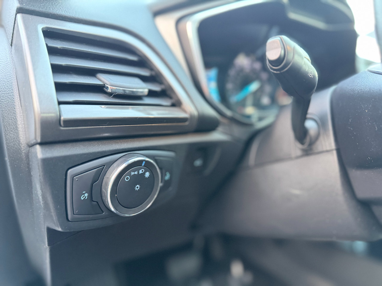 Used 2020 Ford Fusion SEL image 21