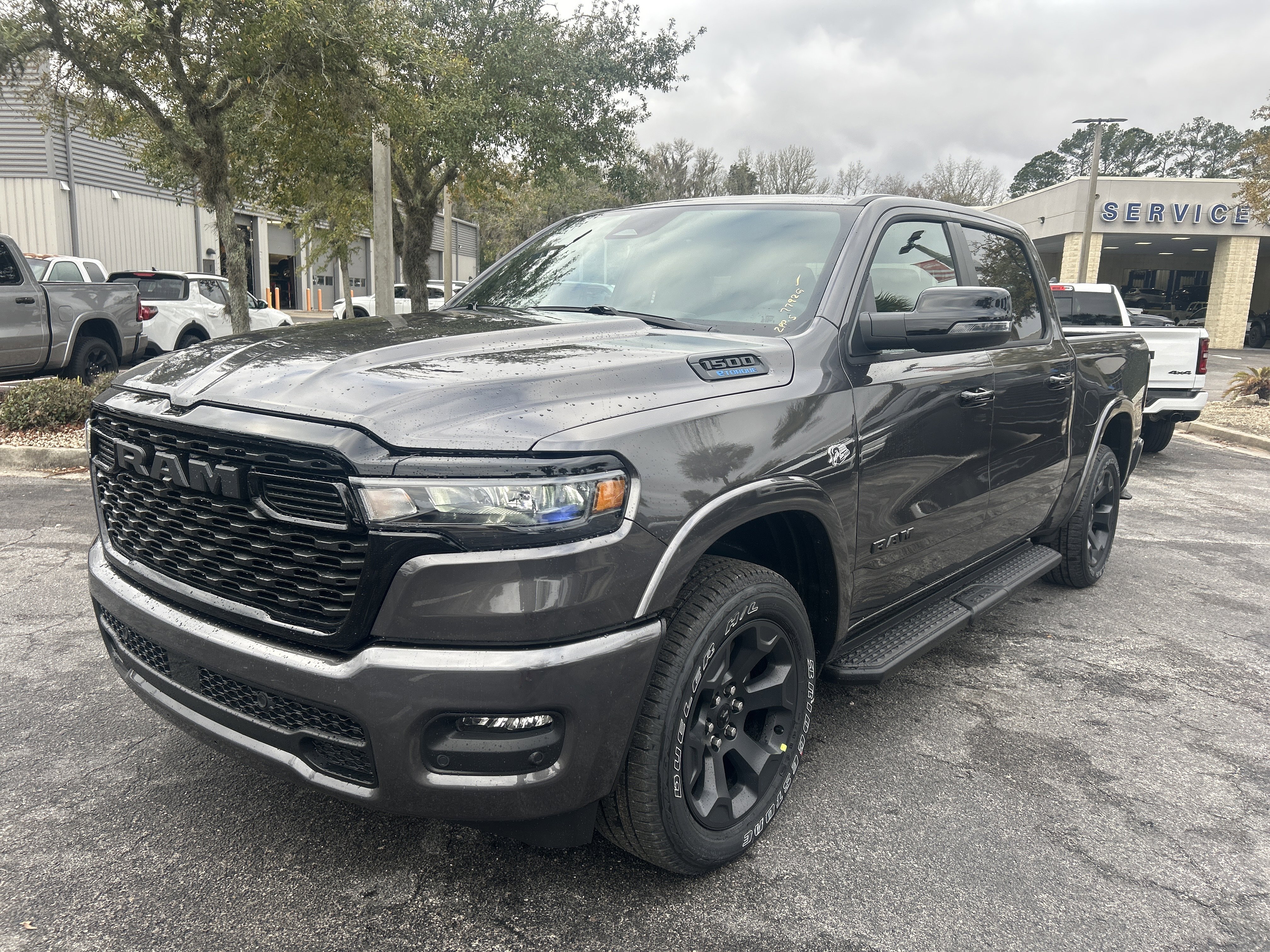 New 2026 RAM 1500 4x4 Crew Cab image 3
