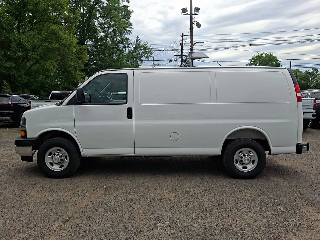Certified 2025 Chevrolet Express 2500 w/ Driver Convenience Package RWD image 4
