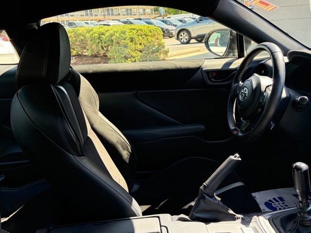 Used 2023 Toyota GR86 Premium w/ ALL Weather Mat Package (TMS) image 31