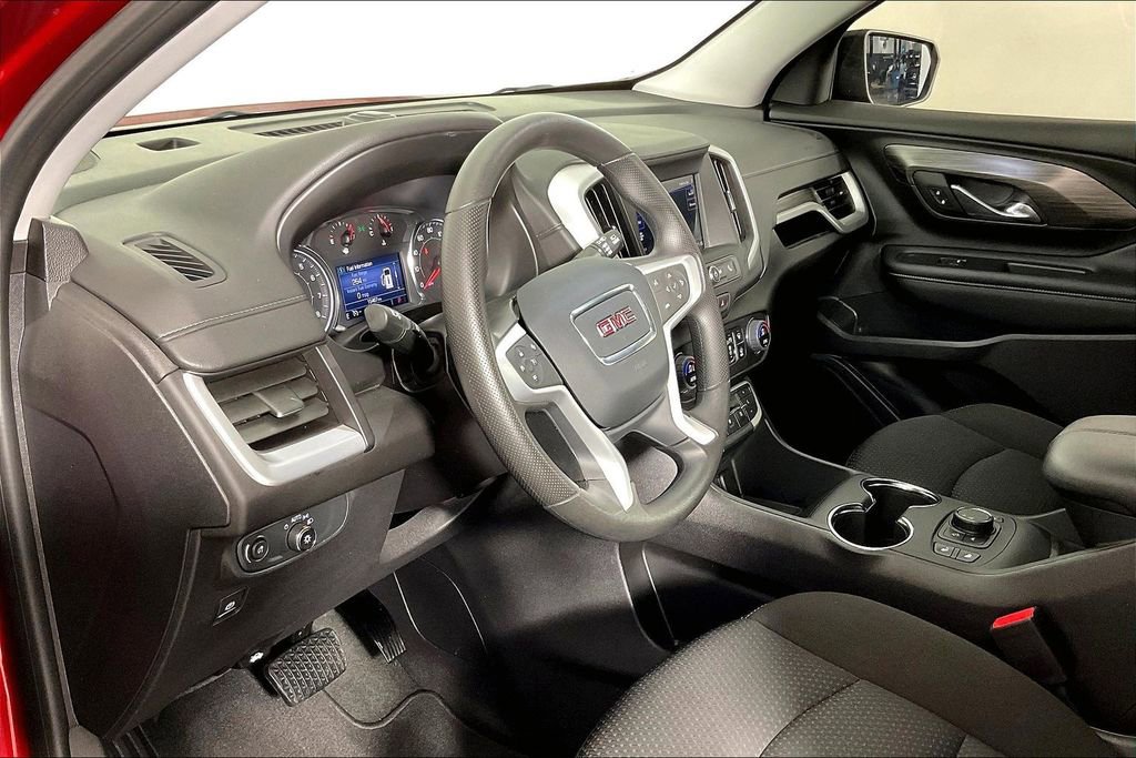 Used 2024 GMC Terrain SLE w/ Driver Convenience Package image 18