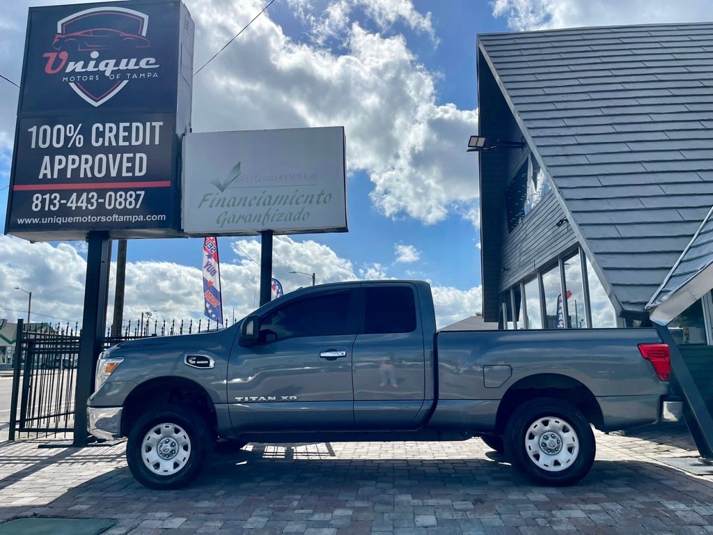 Used 2017 Nissan Titan SV AWD/4WD image 25