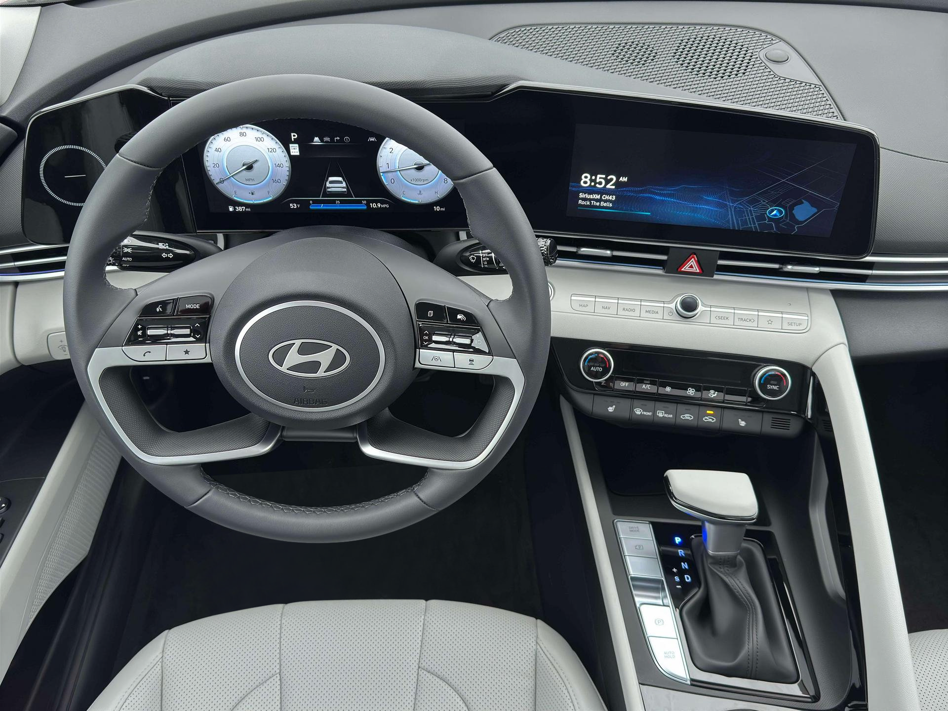New 2026 Hyundai Elantra Limited FWD image 17