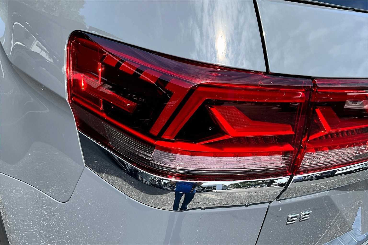New 2026 Volkswagen Atlas SE FWD image 14