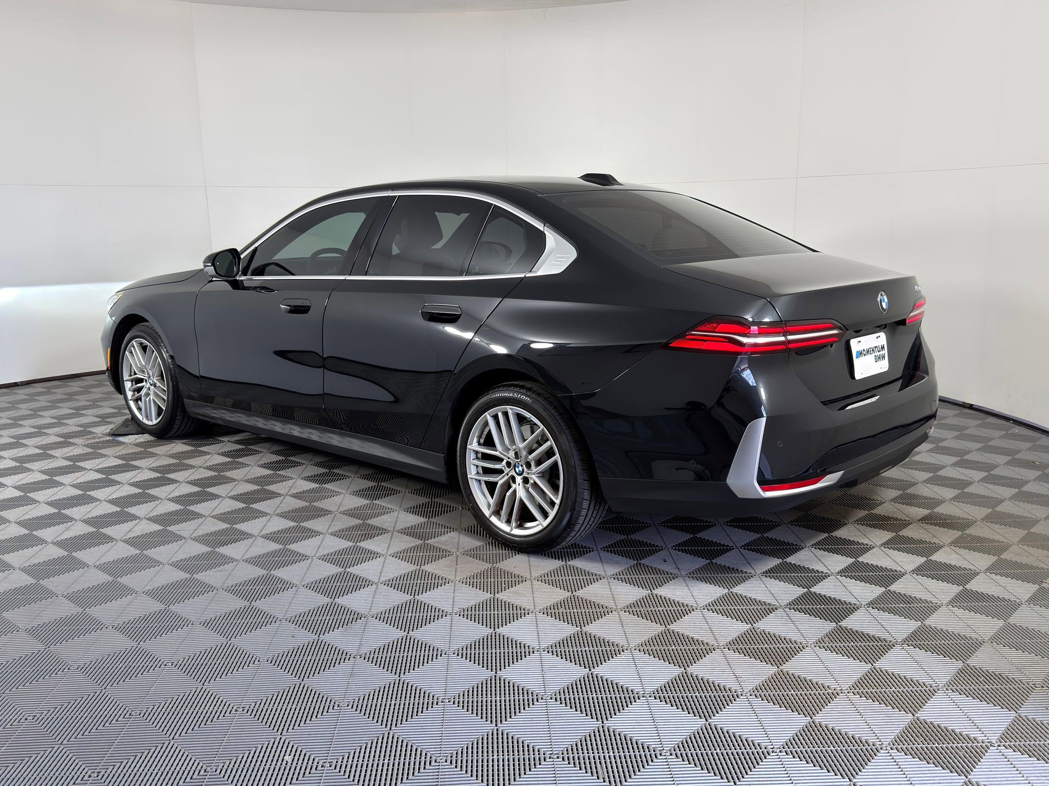 Certified 2024 BMW 530i 530i w/ Premium Package image 3