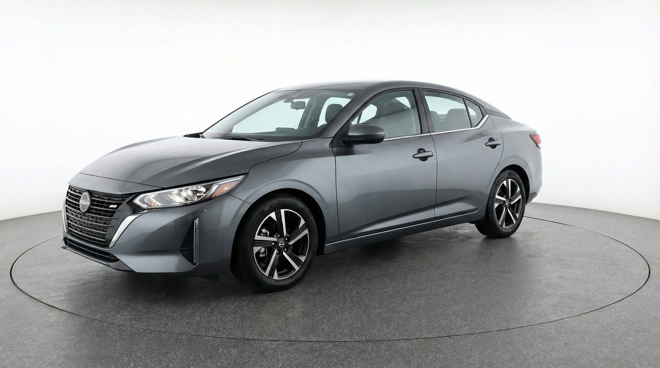 Used 2025 Nissan Sentra SV image 3