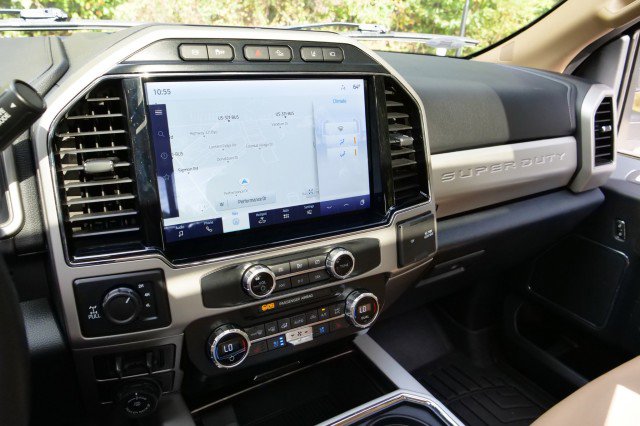 Used 2022 Ford F250 Lariat w/ Tremor Off-Road Package image 11