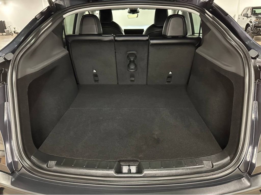 Used 2026 Tesla Model Y AWD image 15