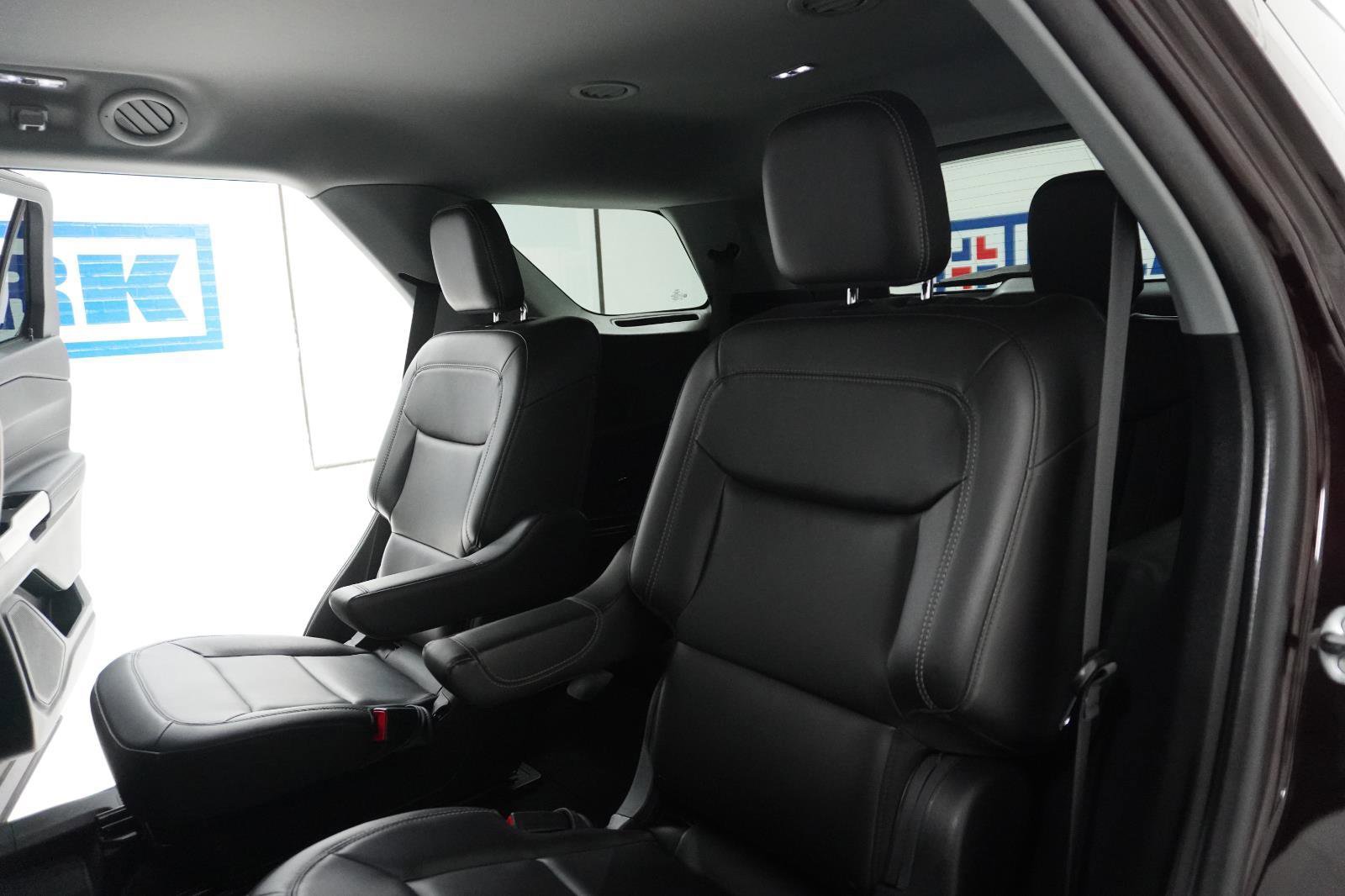 Used 2023 Ford Explorer XLT w/ Equipment Group 202A RWD image 34