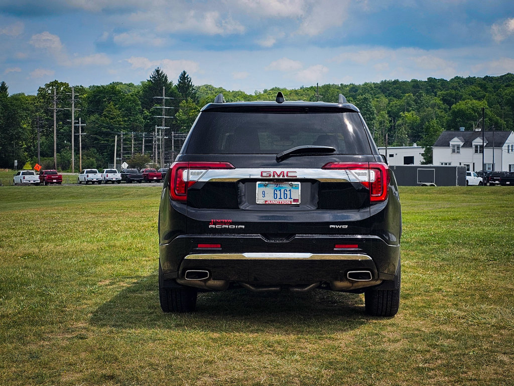 Used 2023 GMC Acadia Denali w/ Denali Technology Package AWD/4WD image 5