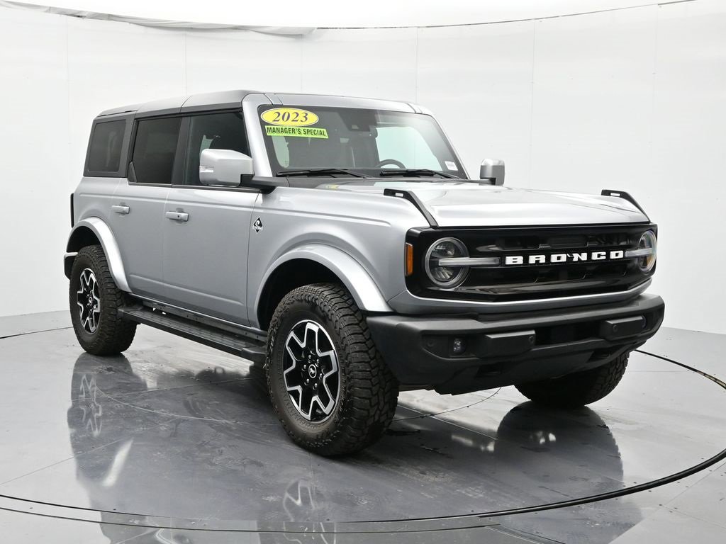 Used 2023 Ford Bronco Outer Banks image 3