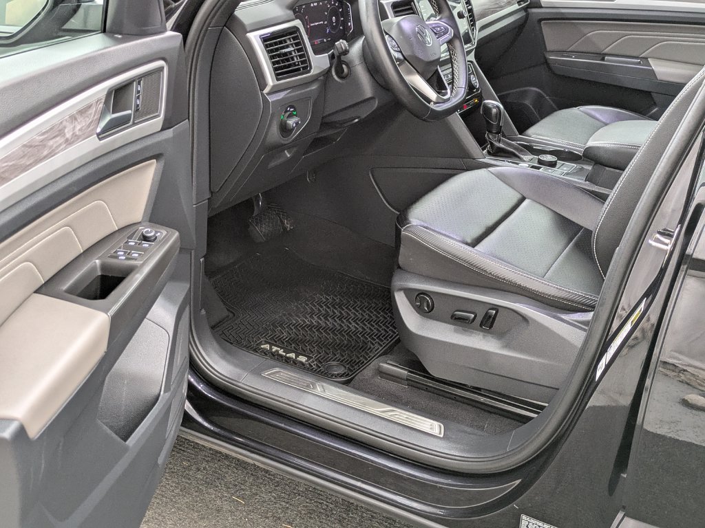 Used 2022 Volkswagen Atlas Cross Sport SE AWD/4WD image 21
