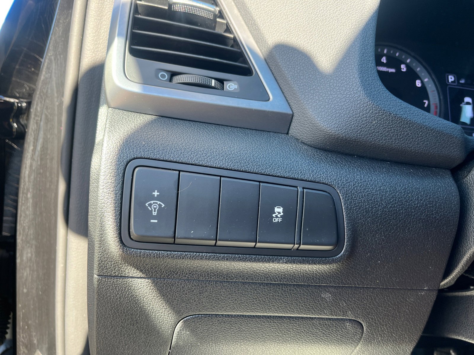 Used 2018 Hyundai Tucson SE image 32