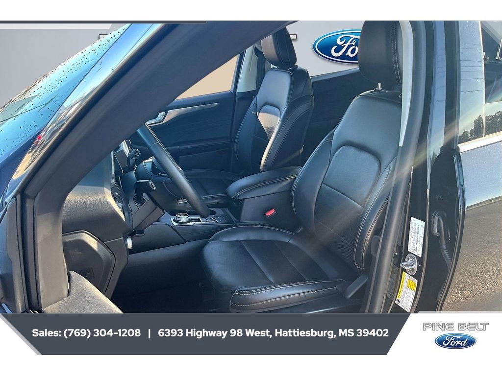 Used 2022 Ford Escape Titanium AWD/4WD image 18