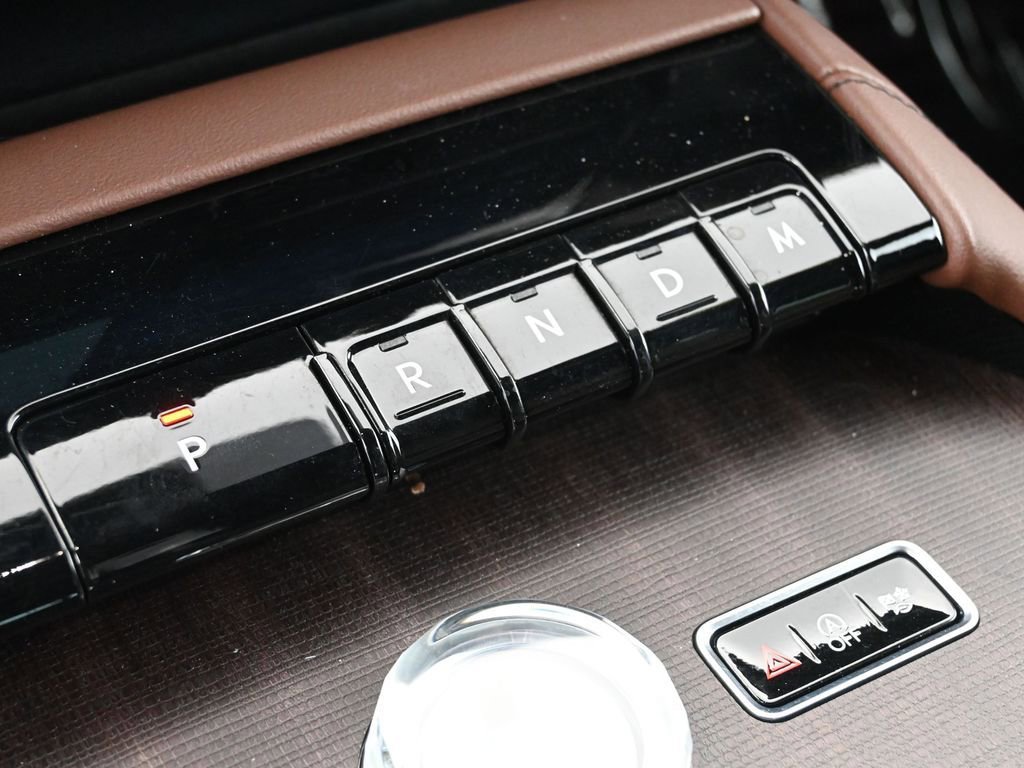 Used 2025 Lincoln Navigator Reserve image 27