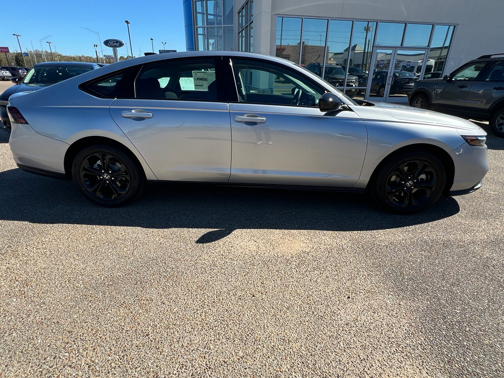 New 2025 Honda Accord SE image 9
