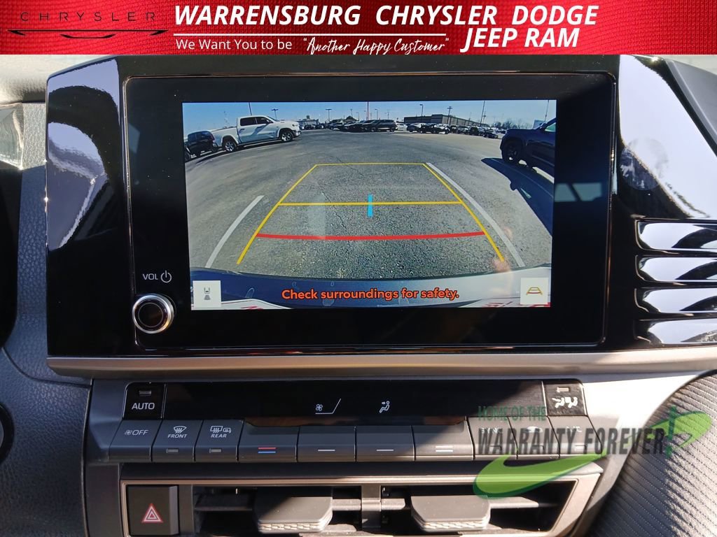 Used 2025 Toyota Camry SE image 21