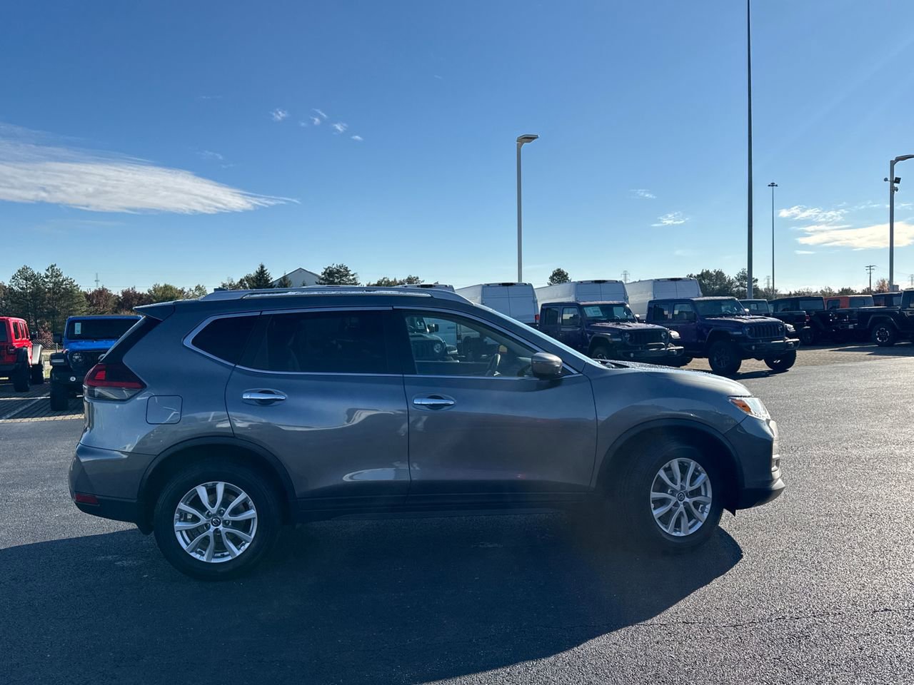 Used 2020 Nissan Rogue SL image 2