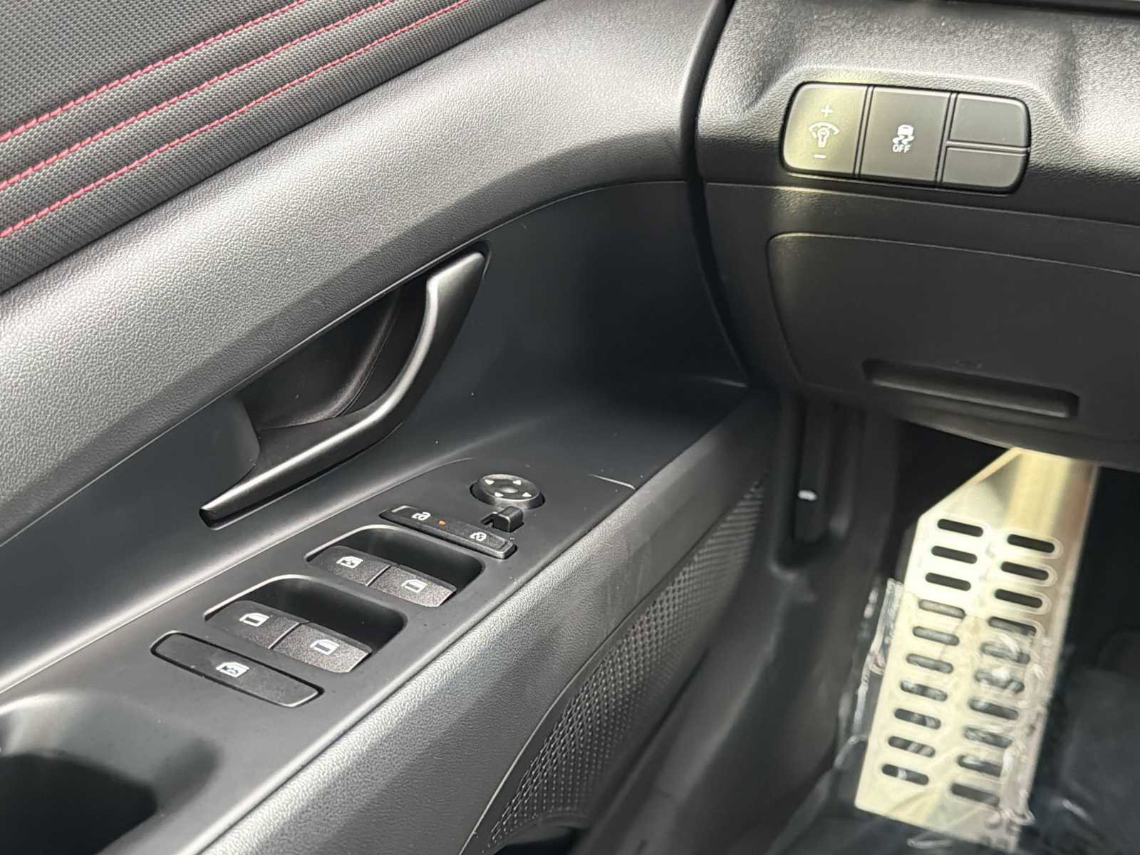 Certified 2025 Hyundai Elantra N Line image 14