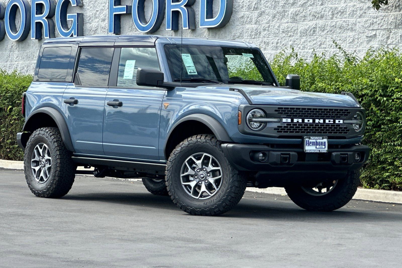 New 2025 Ford Bronco Badlands video 2