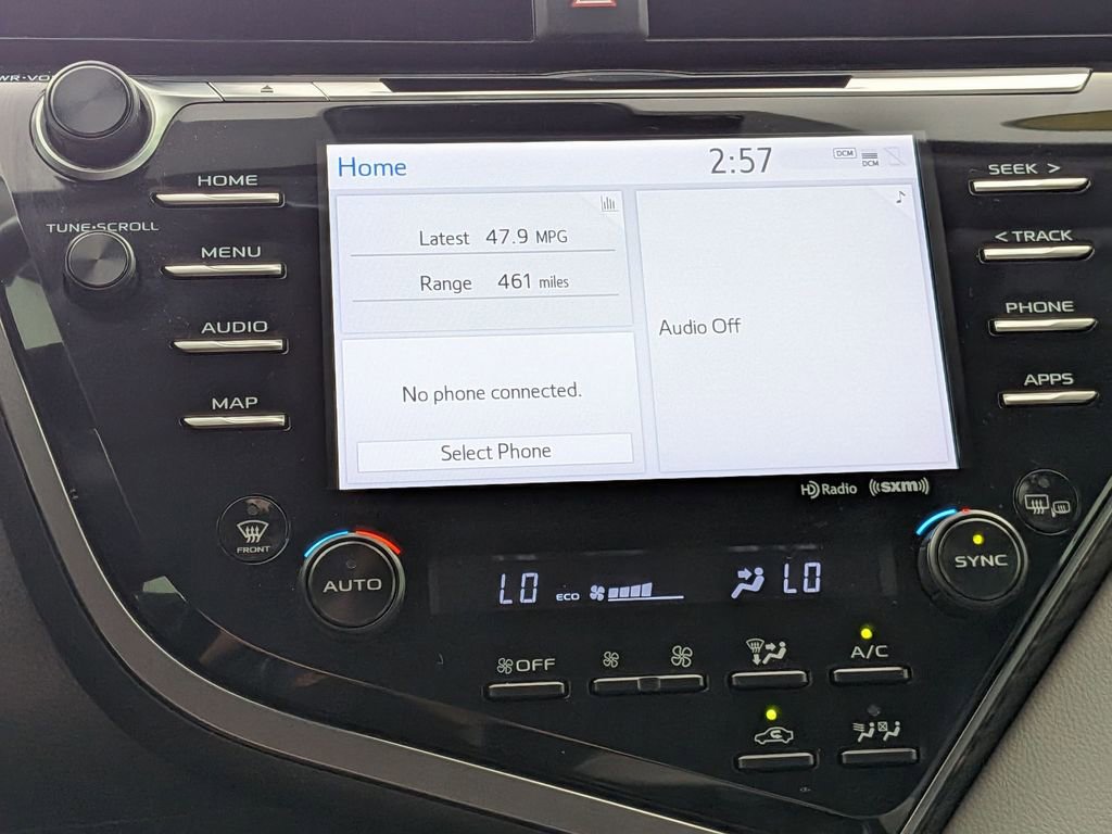 Used 2020 Toyota Camry XLE FWD image 18