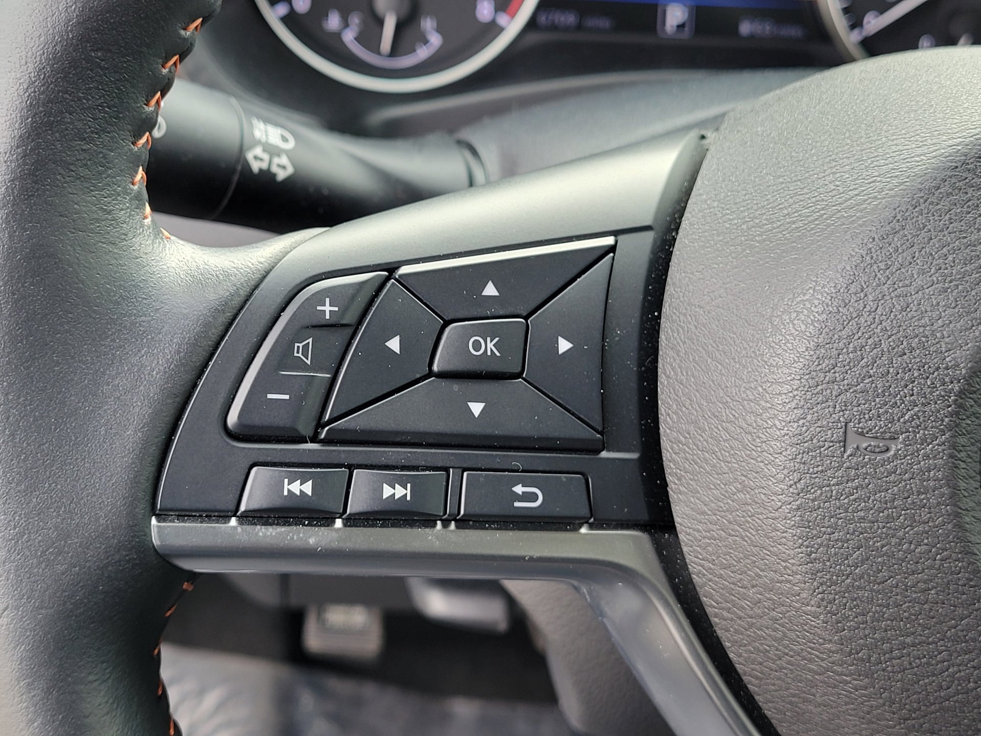 Certified 2023 Nissan Sentra SR w/ SR Premium Package image 22