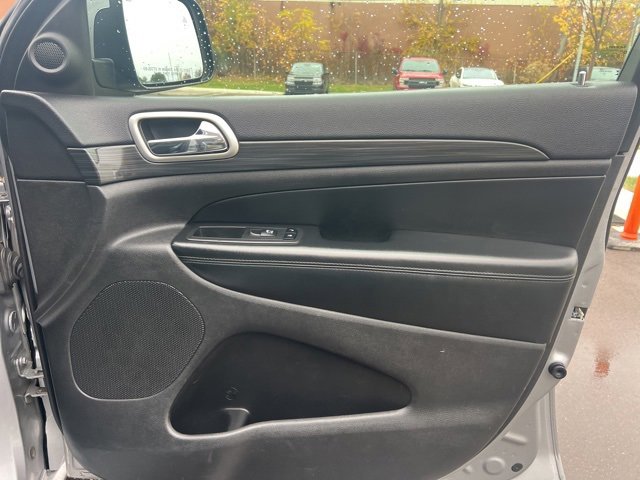 Used 2019 Jeep Grand Cherokee Altitude image 10