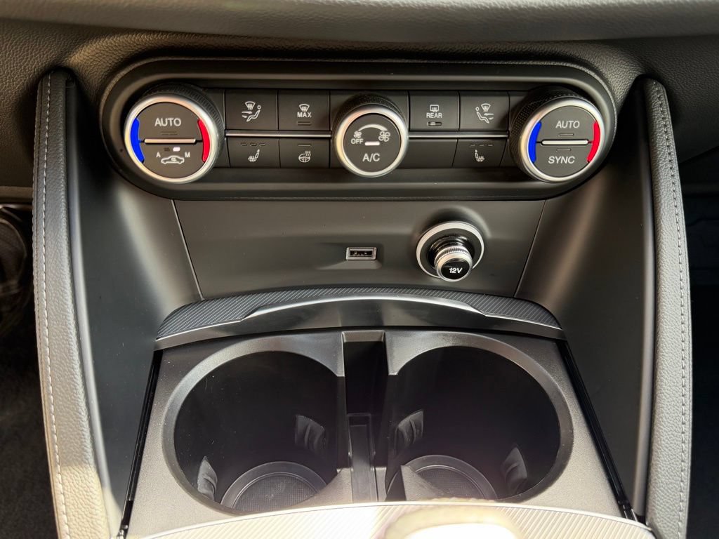 Used 2024 Alfa Romeo Stelvio Veloce AWD/4WD image 21