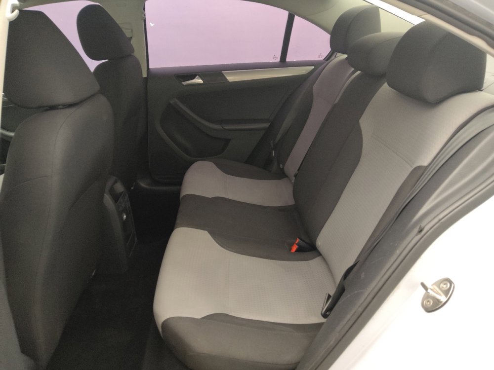 Used 2017 Volkswagen Jetta S image 18