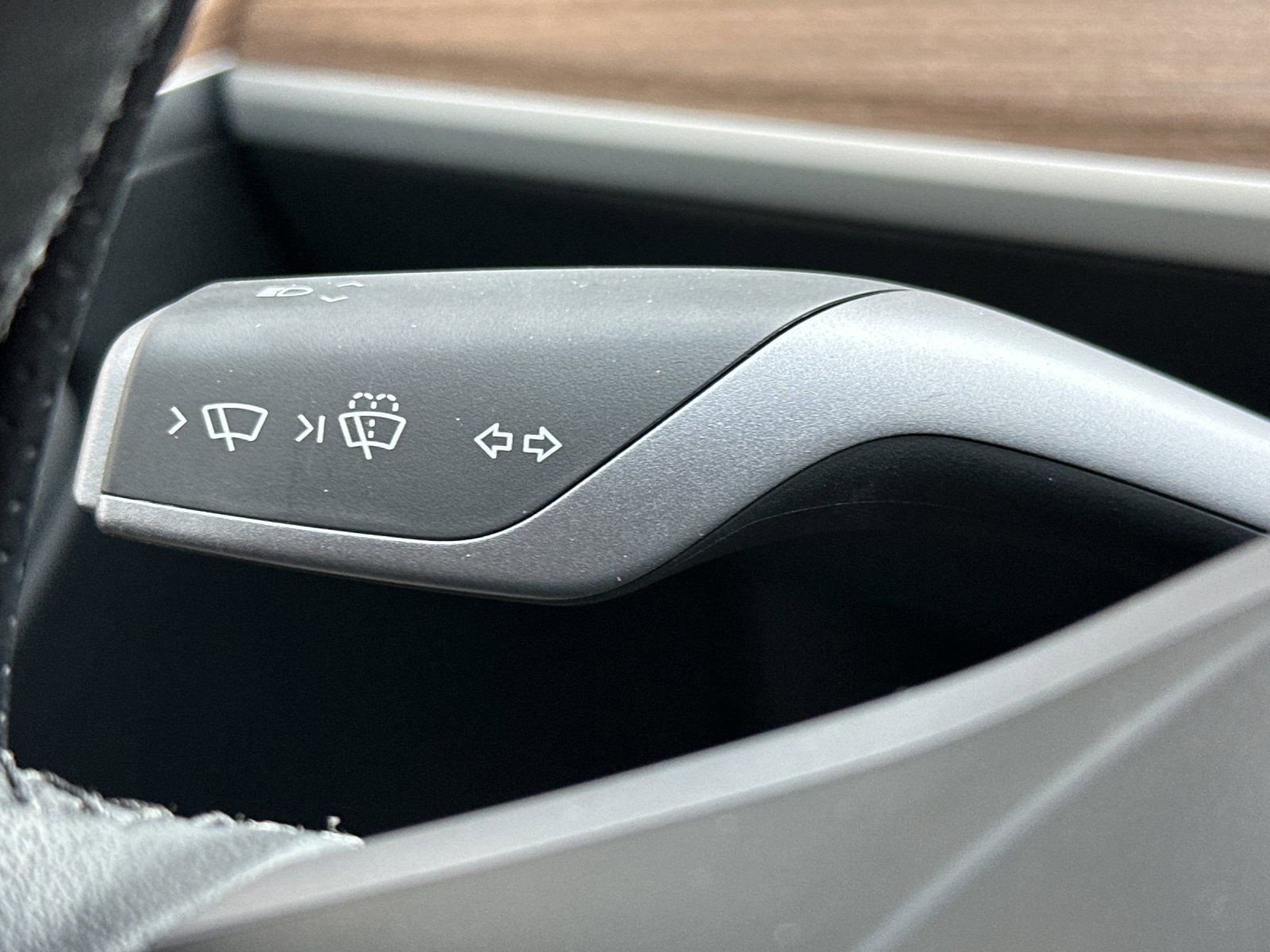 Used 2024 Tesla Model Y Performance image 31