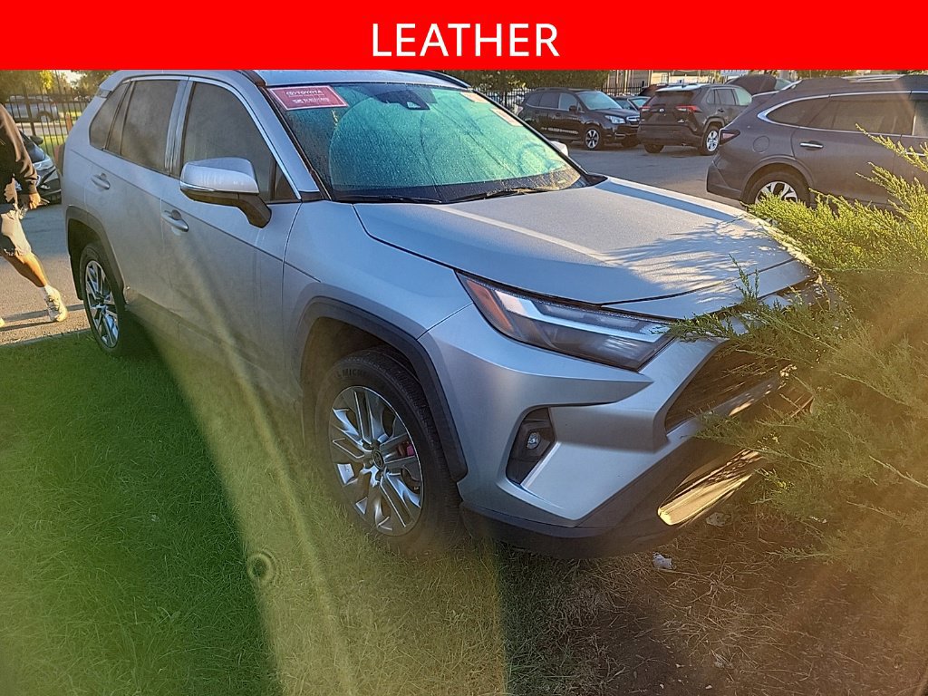 Used 2022 Toyota RAV4 XLE Premium FWD image 3