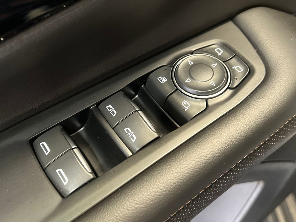 Used 2025 Chevrolet Suburban High Country AWD/4WD image 35