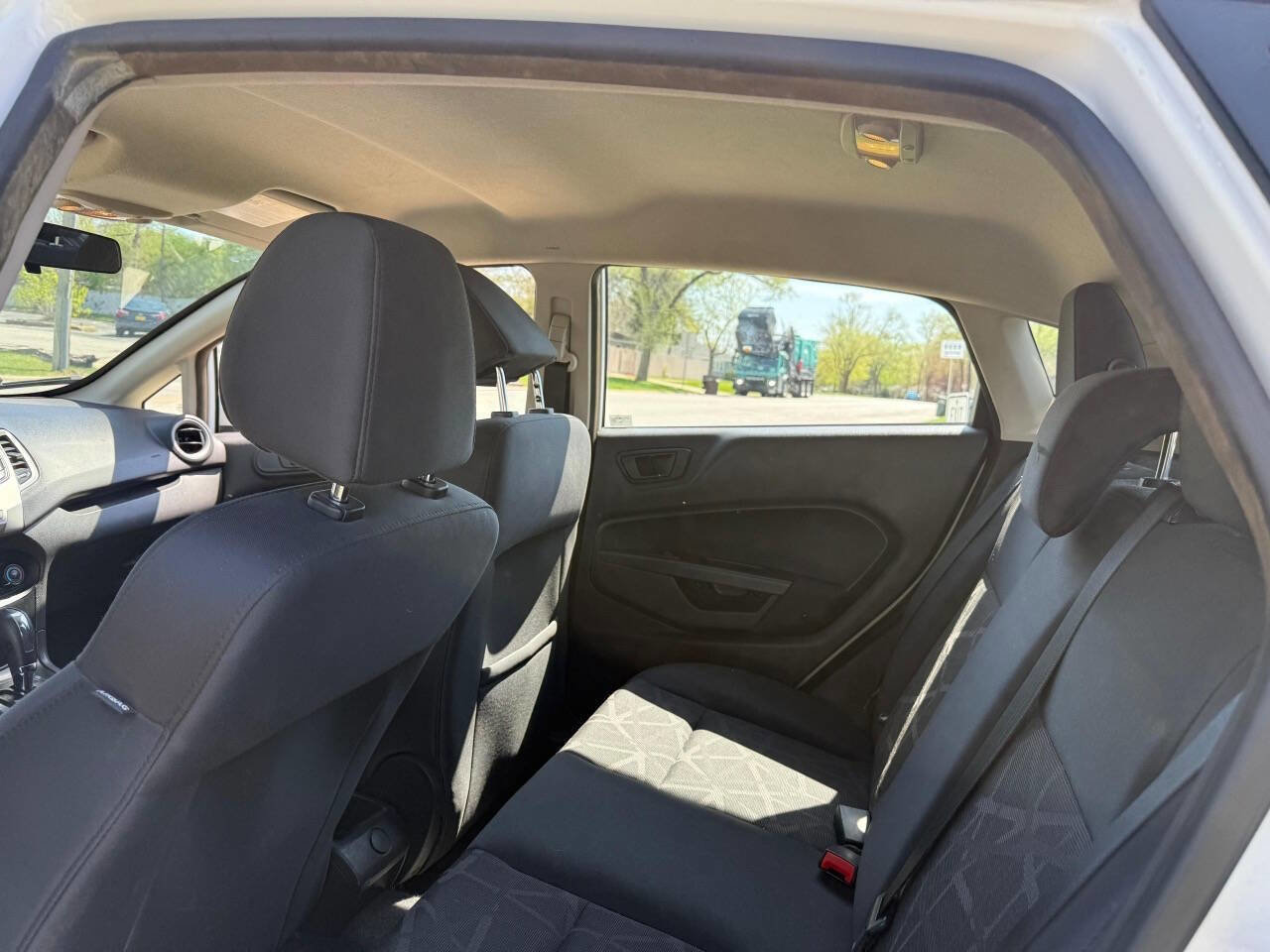 Used 2012 Ford Fiesta SE FWD image 22
